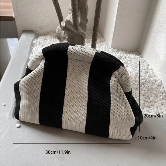 ⭐️SHEIN Black & White Striped Beach Purse Clutch NWOT - Picture 2 of 3